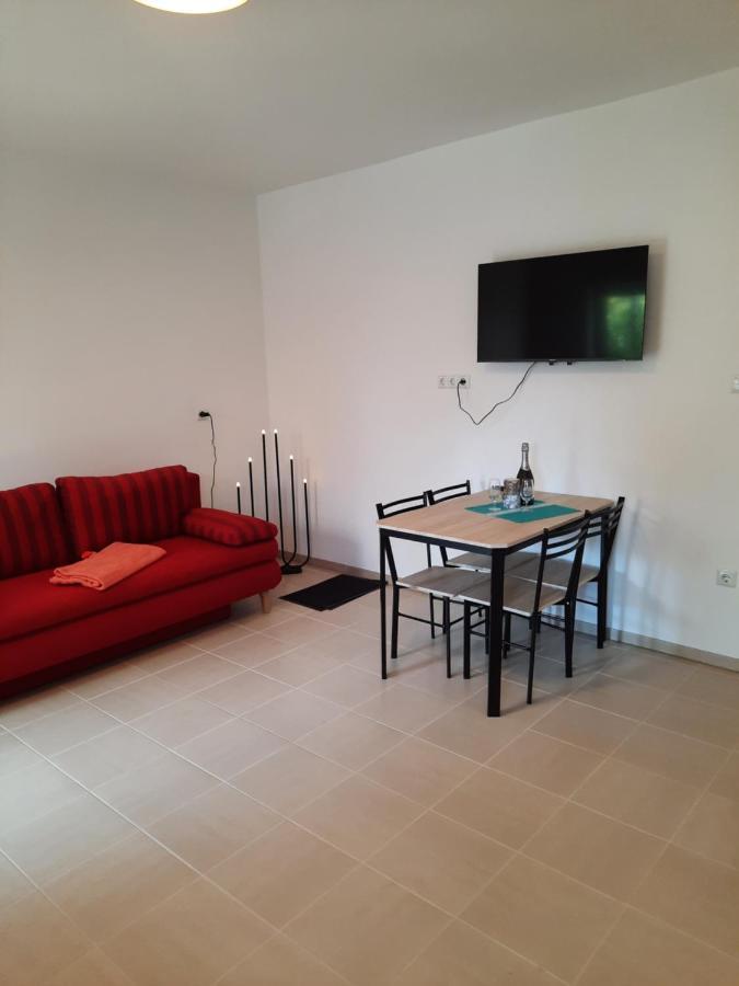 Appartements Lena. Premantura Esterno foto