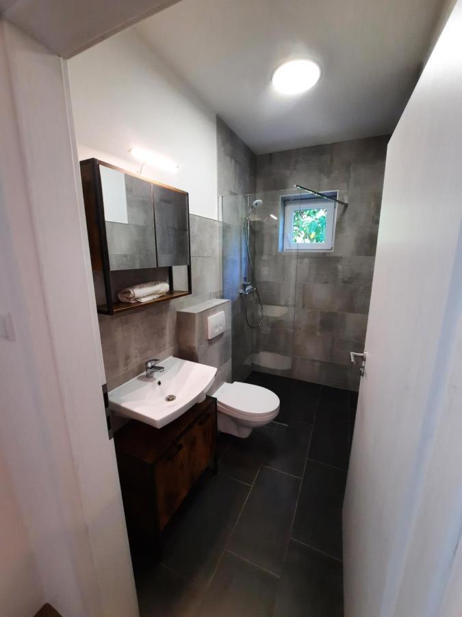 Appartements Lena. Premantura Esterno foto