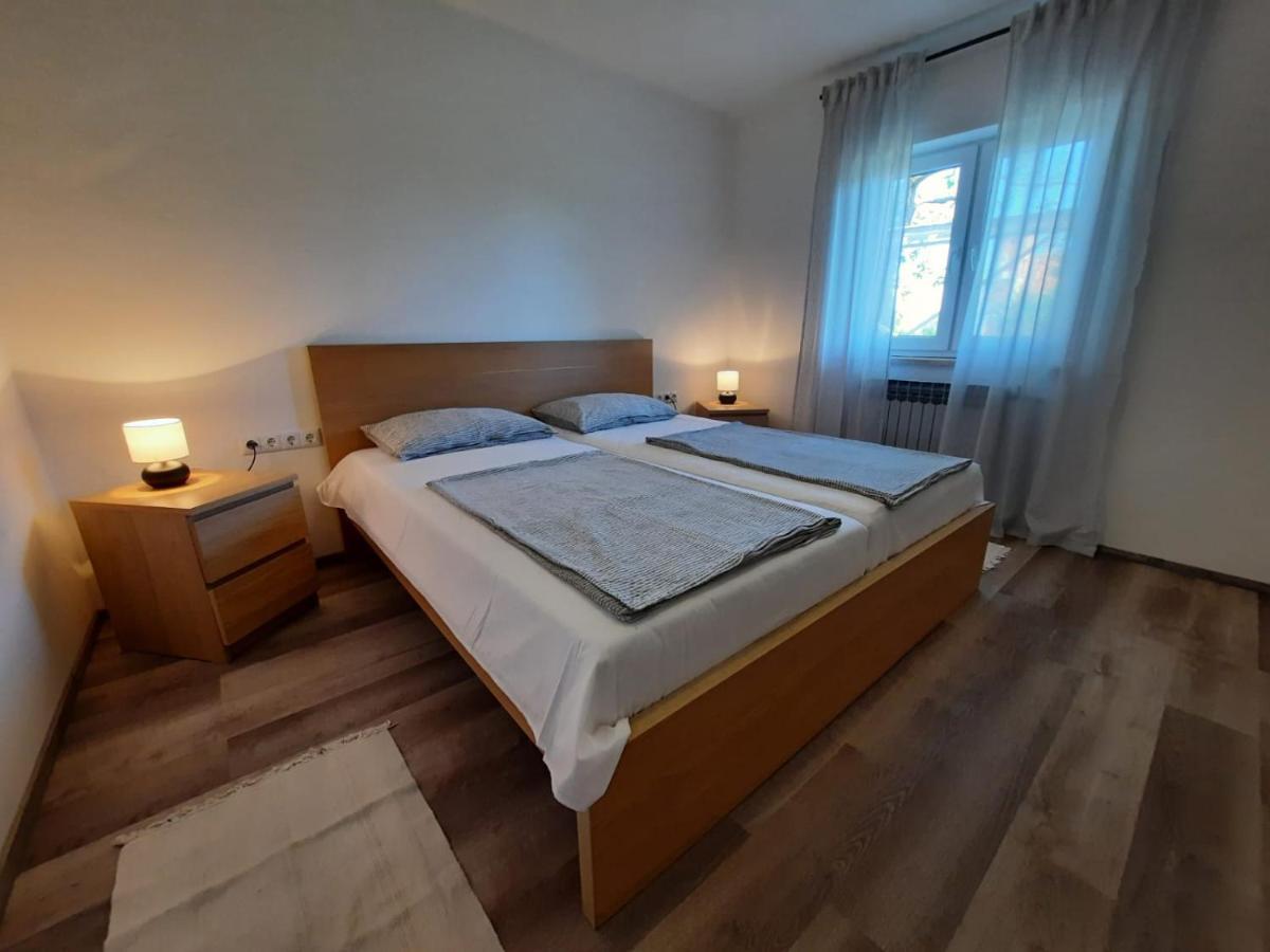 Appartements Lena. Premantura Esterno foto