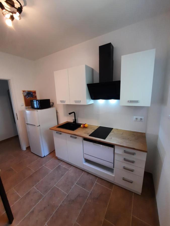 Appartements Lena. Premantura Esterno foto