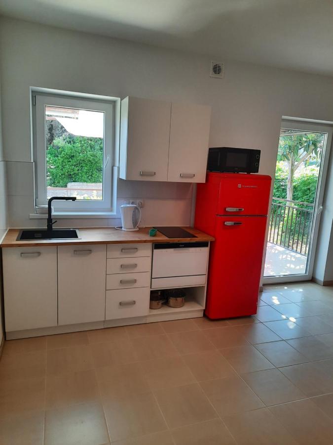 Appartements Lena. Premantura Esterno foto