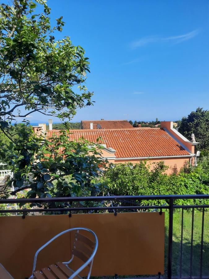 Appartements Lena. Premantura Esterno foto