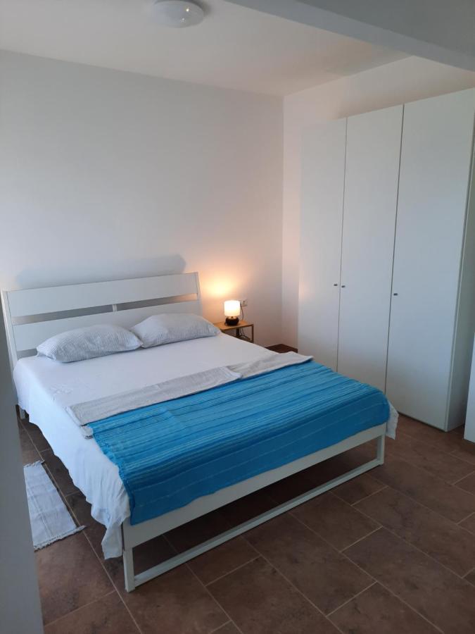 Appartements Lena. Premantura Esterno foto